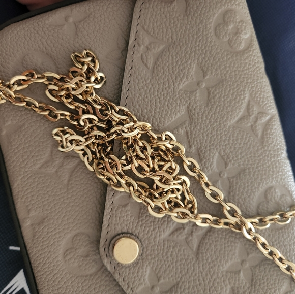 Louis Vuitton bag - Picture 11 of 13